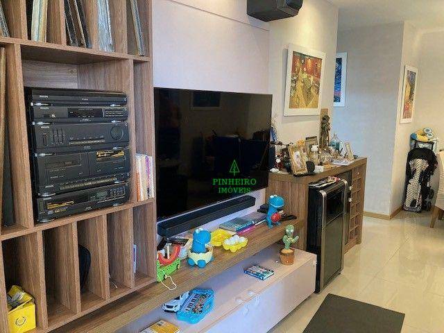 Apartamento à venda com 2 quartos, 76m² - Foto 5