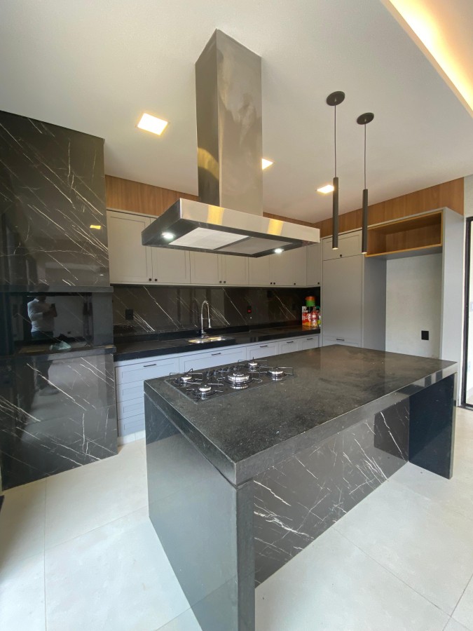 Casa de Condomínio à venda com 3 quartos, 267m² - Foto 3