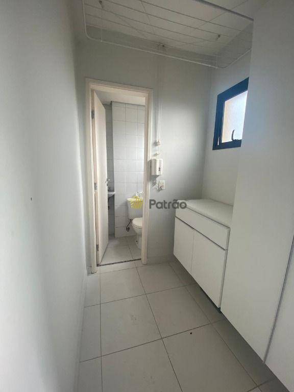 Apartamento à venda com 3 quartos, 138m² - Foto 2