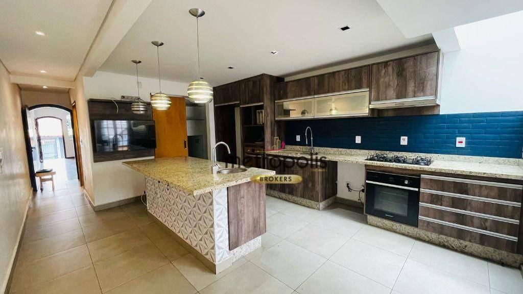 Sobrado para alugar com 3 quartos, 254m² - Foto 19
