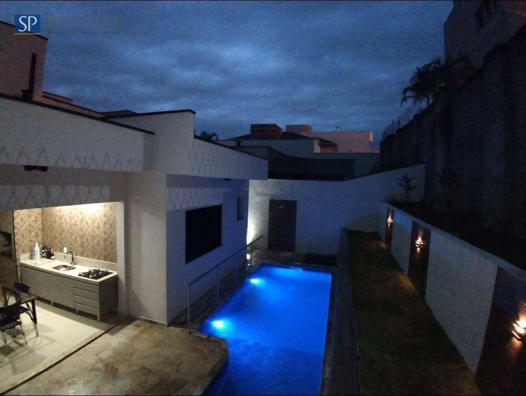 Casa de Condomínio à venda com 4 quartos, 230m² - Foto 4