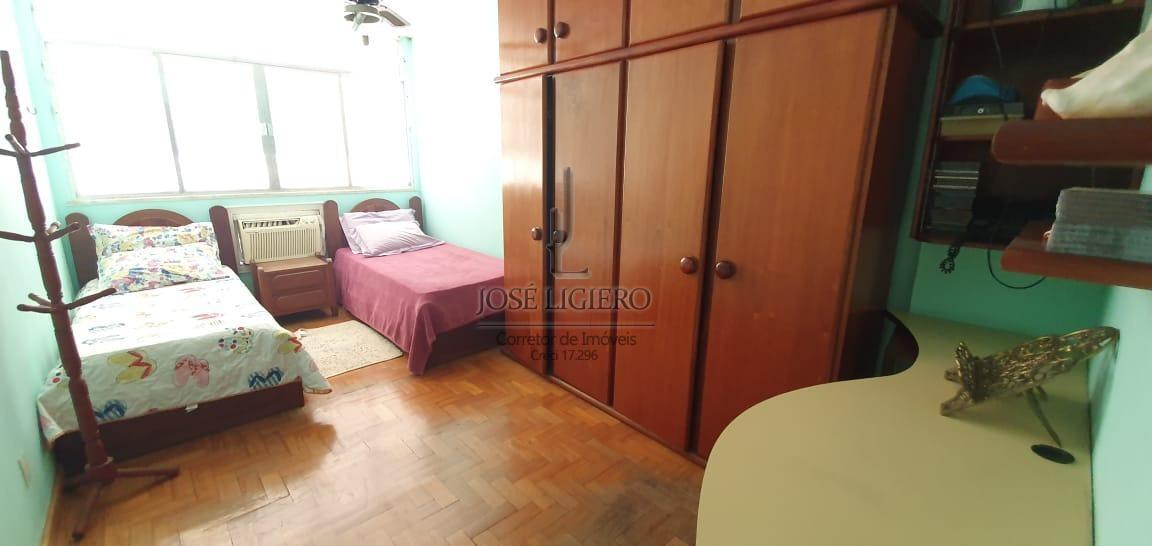 Apartamento à venda com 3 quartos, 146m² - Foto 12