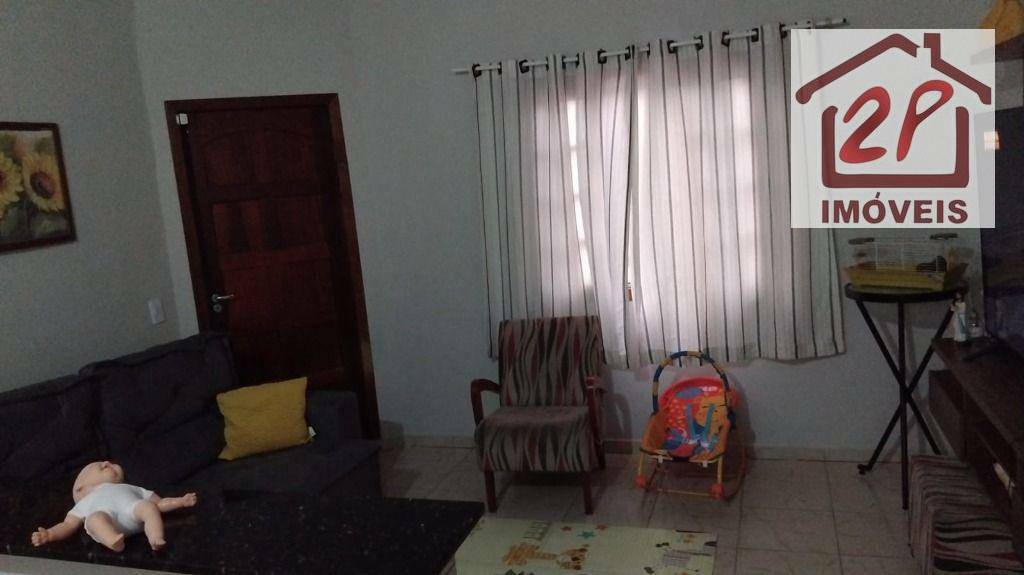 Casa à venda com 2 quartos, 61m² - Foto 2