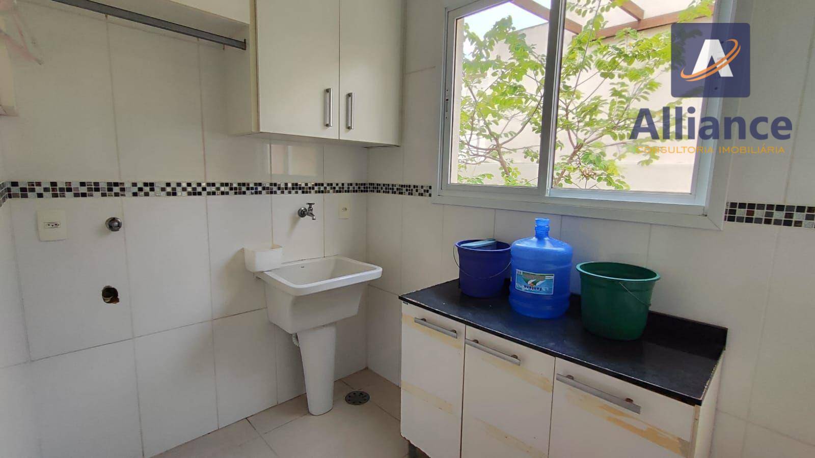 Casa de Condomínio para alugar com 3 quartos, 263m² - Foto 17