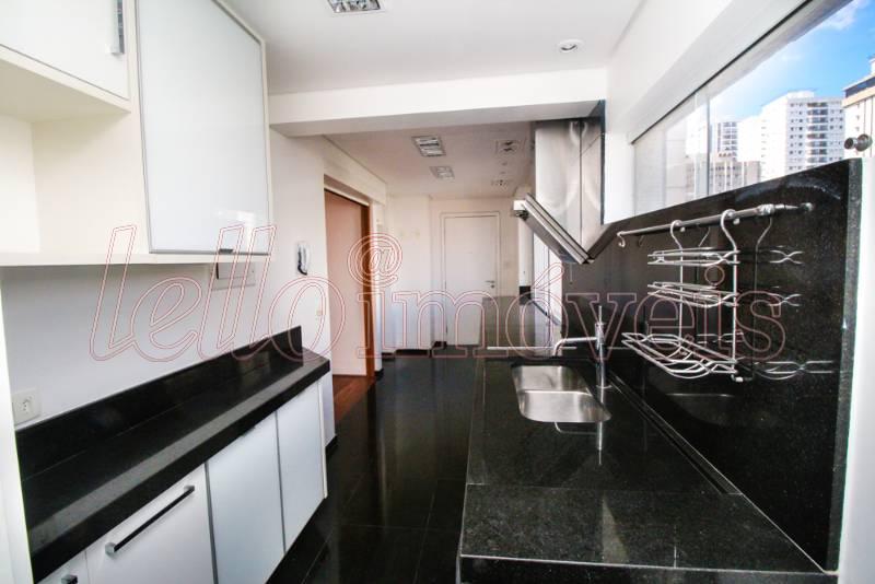 Apartamento à venda com 2 quartos, 155m² - Foto 11