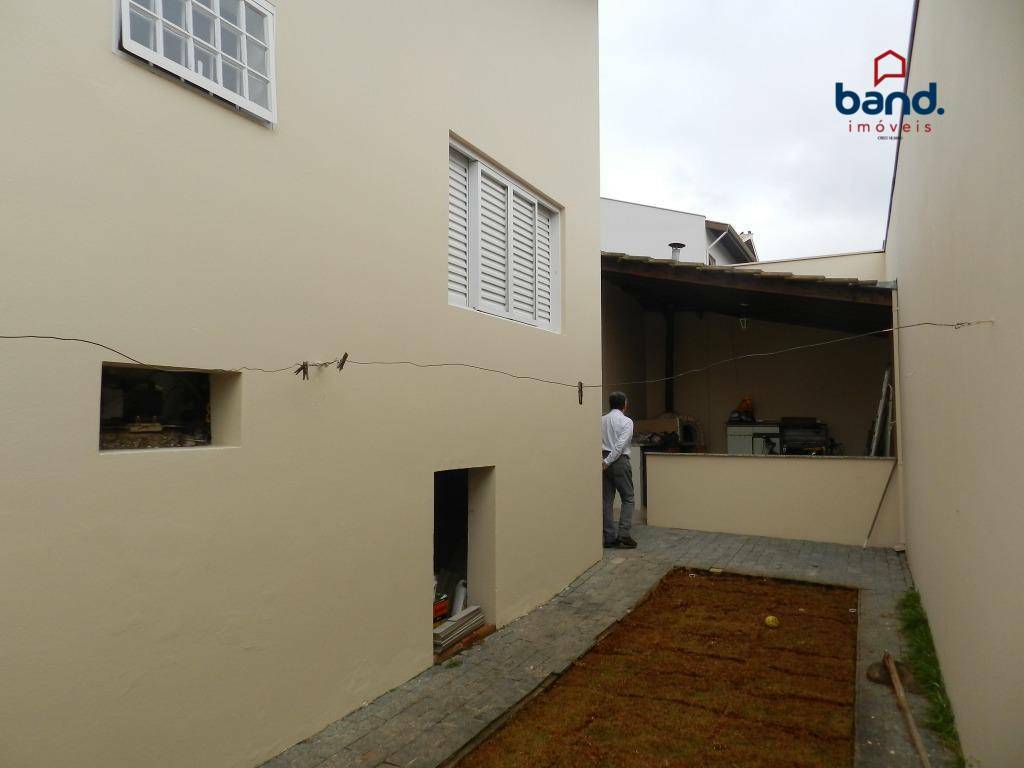 Casa à venda com 4 quartos, 200m² - Foto 30