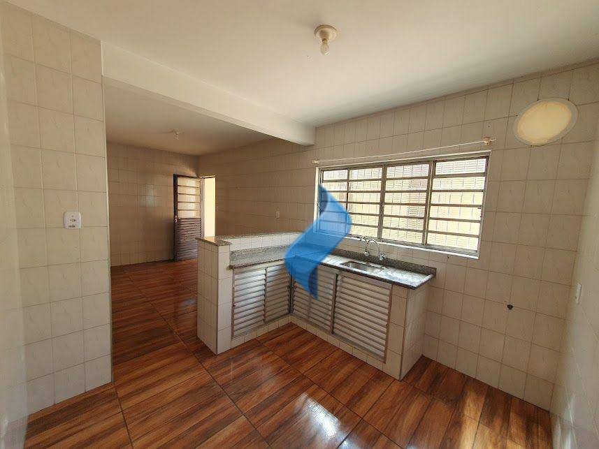 Casa à venda com 3 quartos, 139m² - Foto 14