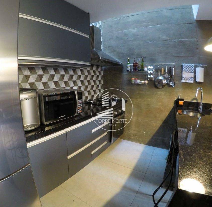 Casa à venda com 10 quartos, 350m² - Foto 17