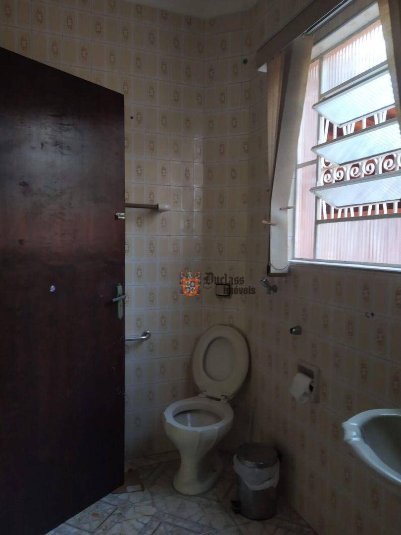Casa à venda com 5 quartos, 146m² - Foto 4