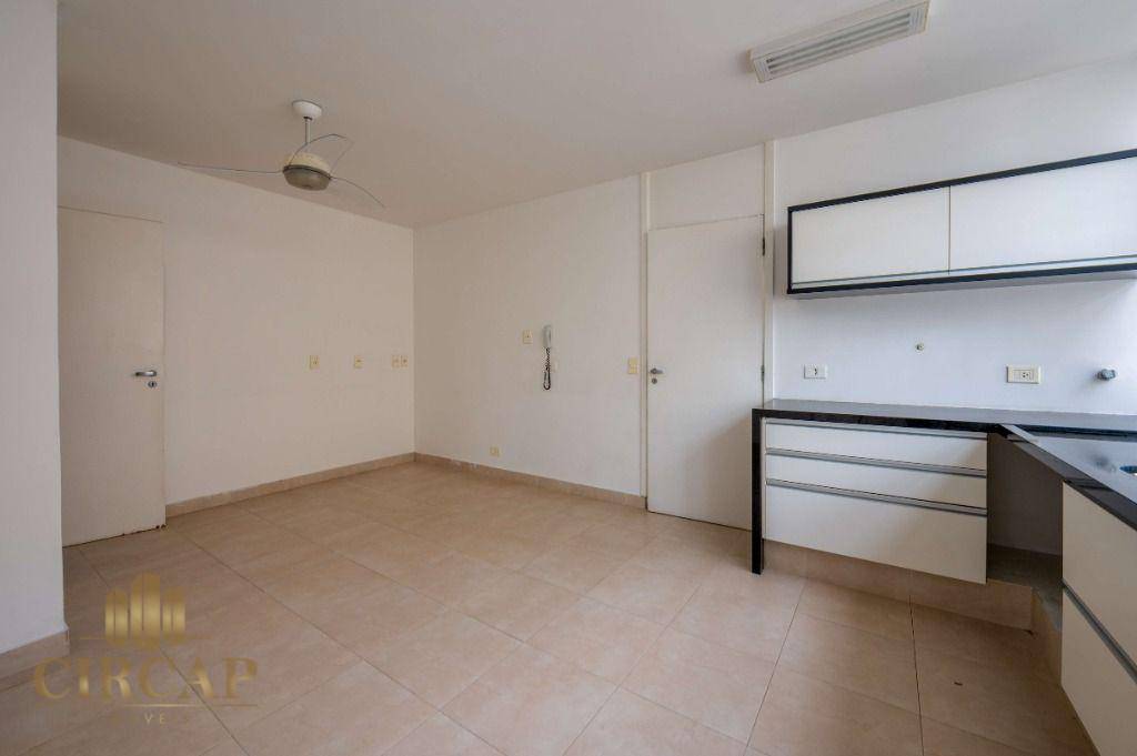 Apartamento à venda com 3 quartos, 240m² - Foto 14