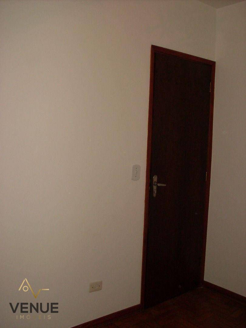 Sobrado à venda com 4 quartos, 220m² - Foto 4