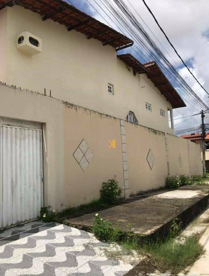 Casa à venda com 5 quartos, 197m² - Foto 1