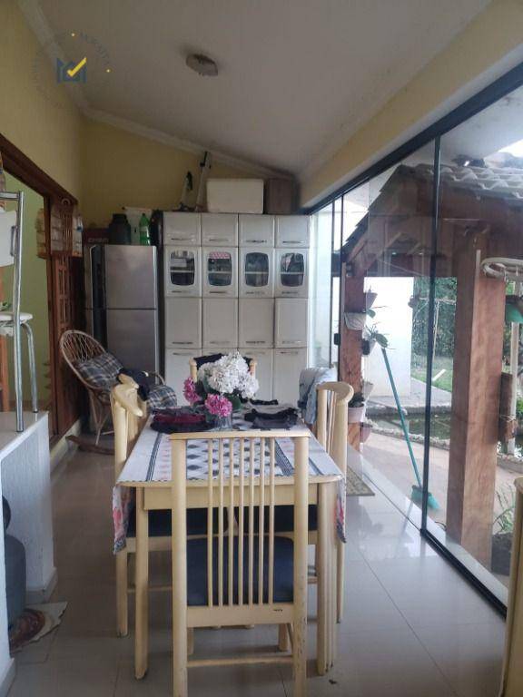 Casa de Condomínio à venda e aluguel com 4 quartos, 204m² - Foto 13