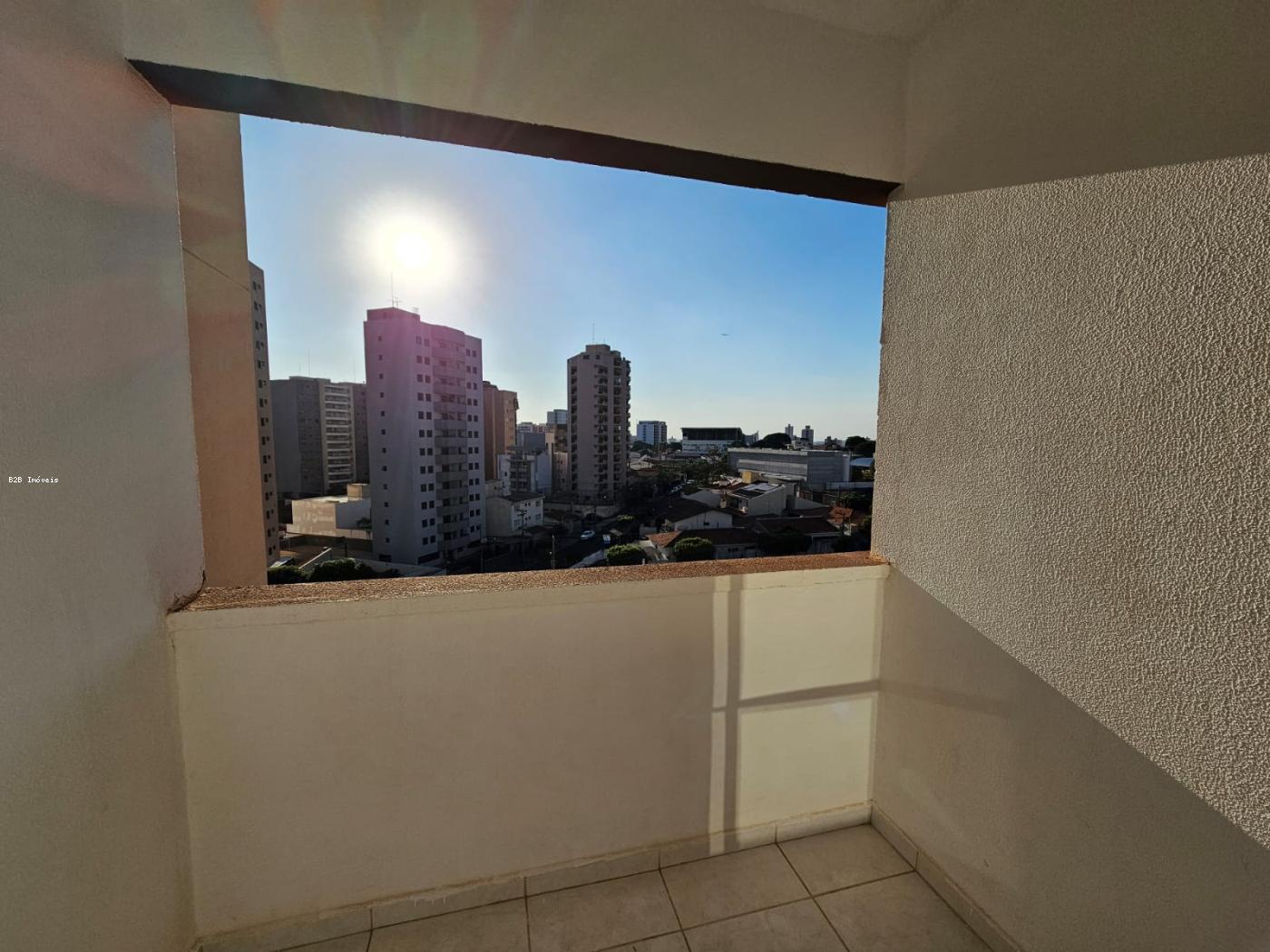 Apartamento à venda com 2 quartos, 68m² - Foto 4