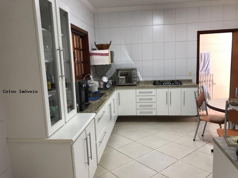 Casa à venda com 2 quartos, 300m² - Foto 17