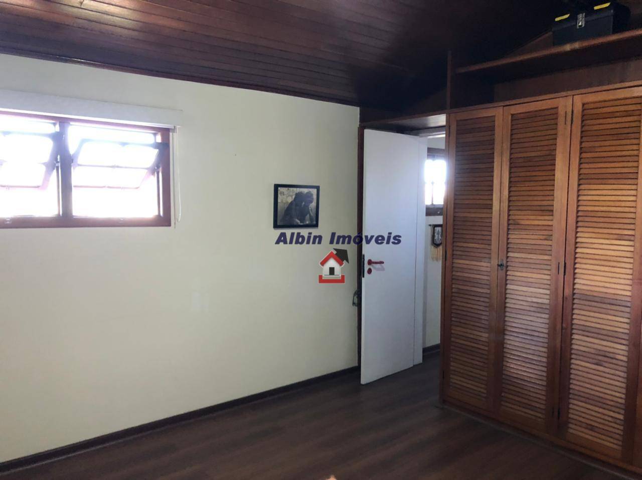 Casa à venda com 3 quartos, 300m² - Foto 17