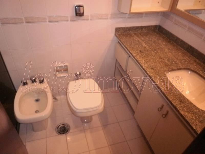 Apartamento para alugar com 3 quartos, 130m² - Foto 16