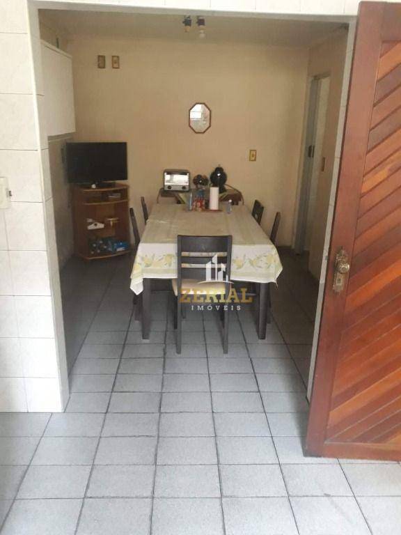 Casa à venda com 3 quartos, 200m² - Foto 18