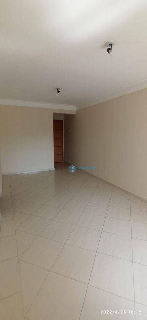 Apartamento à venda com 3 quartos, 85m² - Foto 2