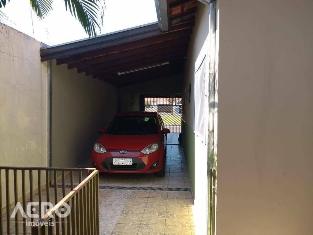 Casa à venda com 4 quartos, 171m² - Foto 2