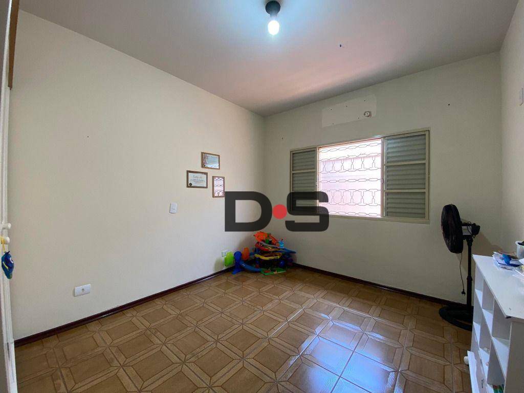 Casa à venda com 3 quartos, 192m² - Foto 9