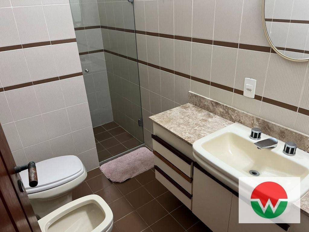 Casa de Condomínio para alugar com 6 quartos, 600m² - Foto 17