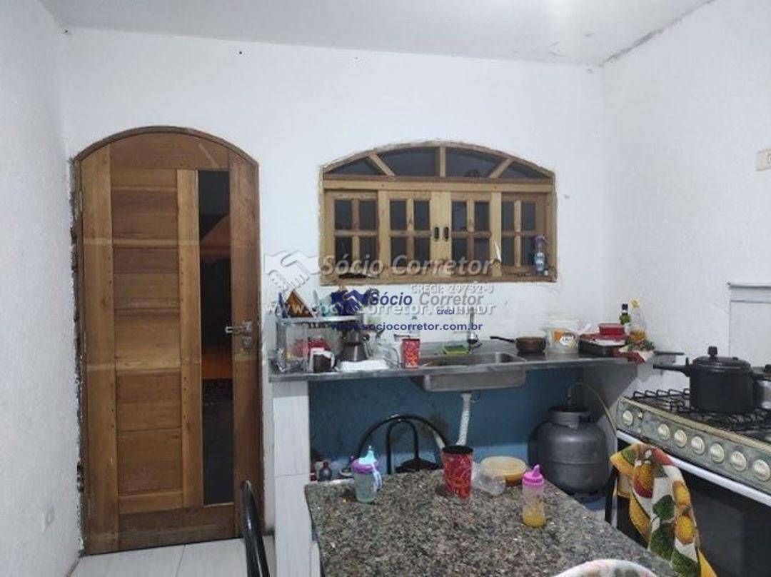 Sobrado à venda com 2 quartos, 300m² - Foto 4