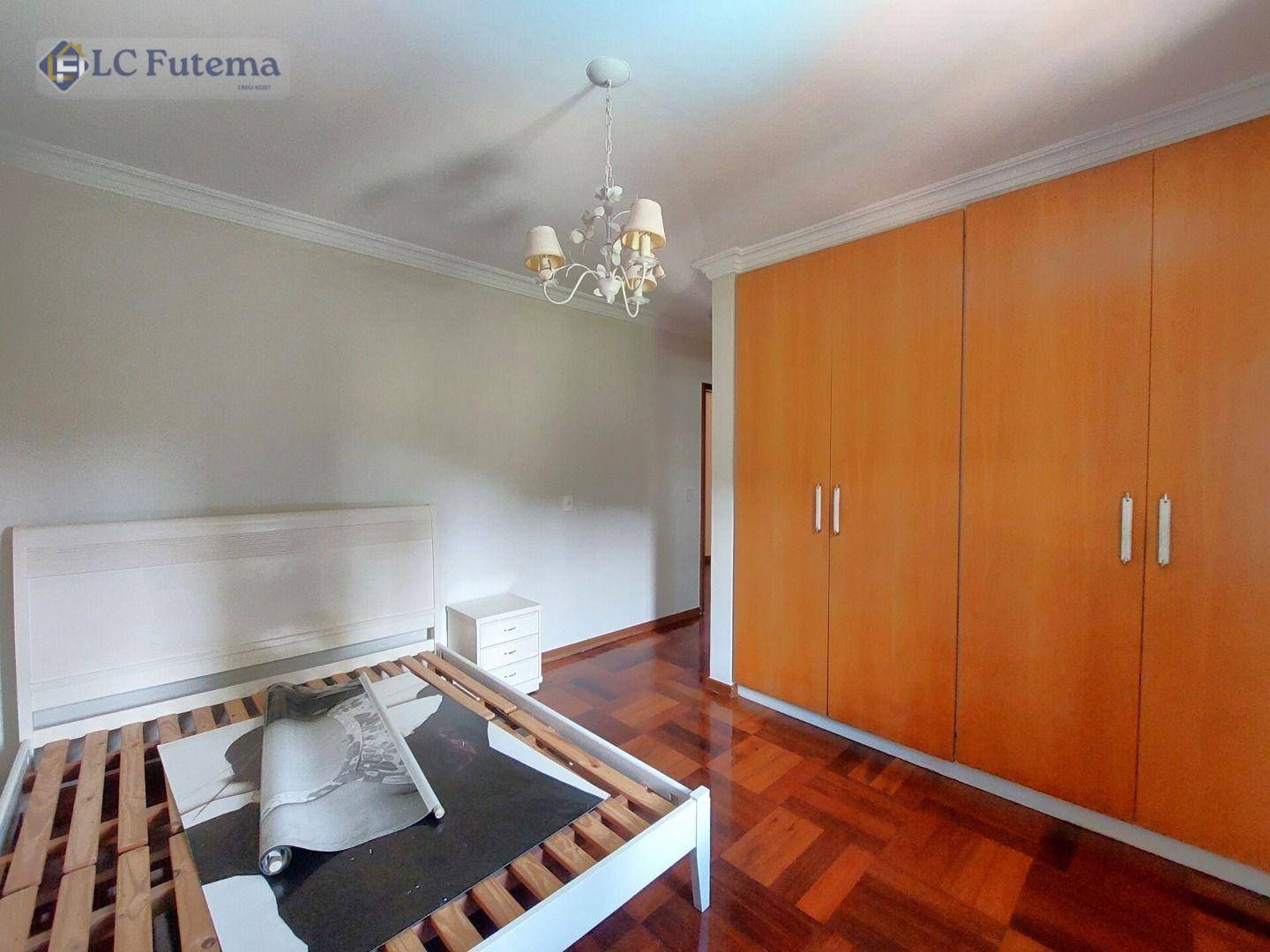 Casa de Condomínio para alugar com 4 quartos, 436m² - Foto 23