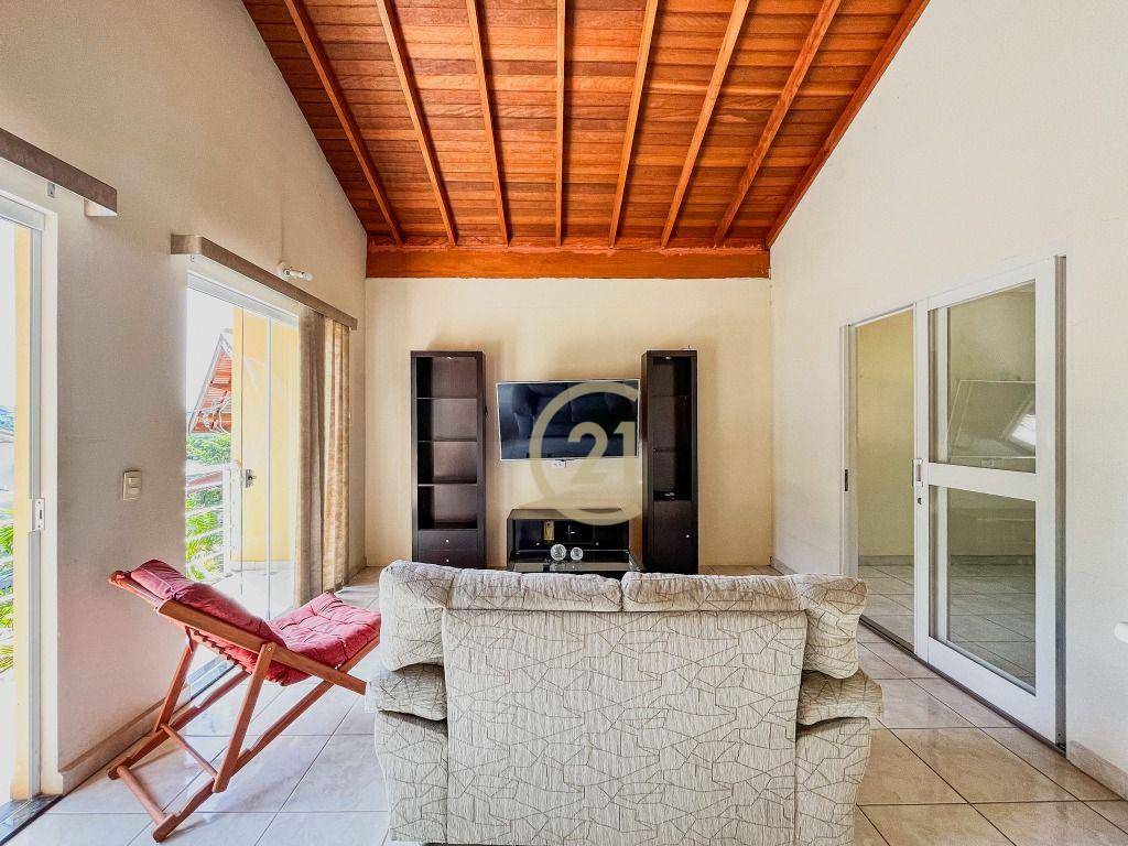 Casa de Condomínio à venda com 4 quartos, 215m² - Foto 4