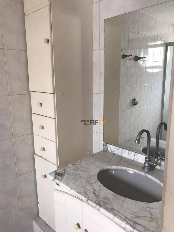 Apartamento para alugar com 3 quartos, 102m² - Foto 18