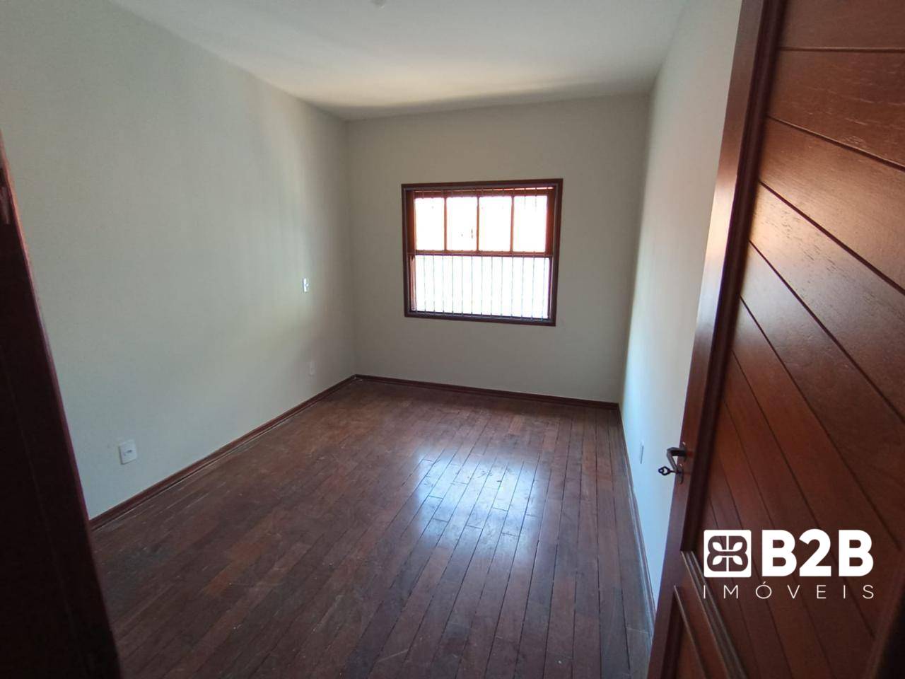 Casa à venda com 4 quartos, 189m² - Foto 17