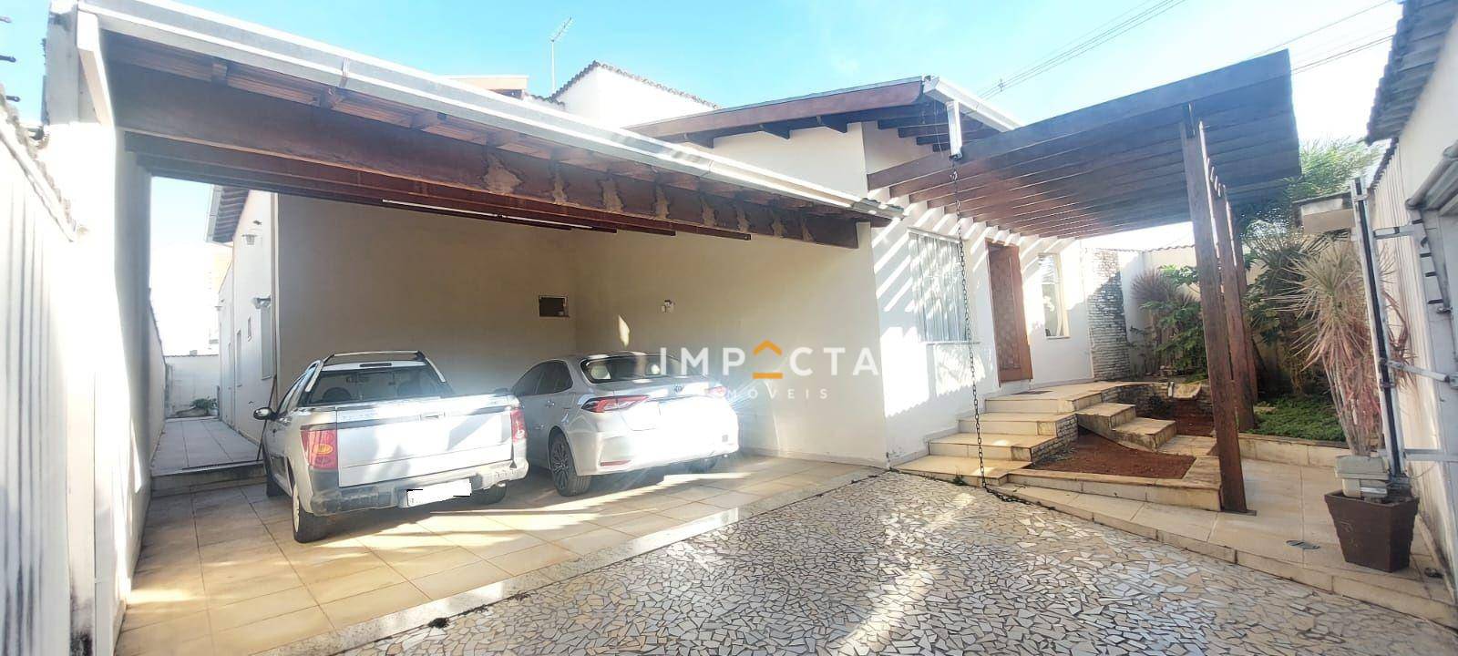 Casa à venda com 4 quartos, 306m² - Foto 1