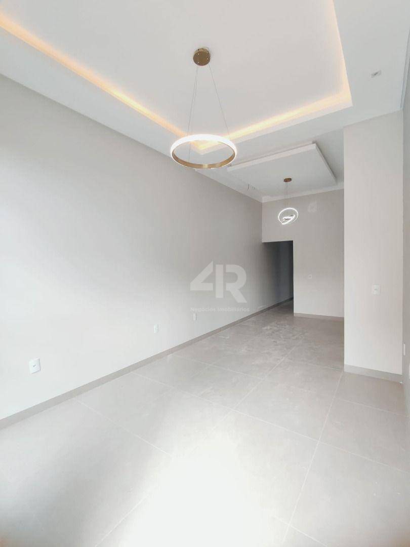 Casa à venda com 3 quartos, 103m² - Foto 4