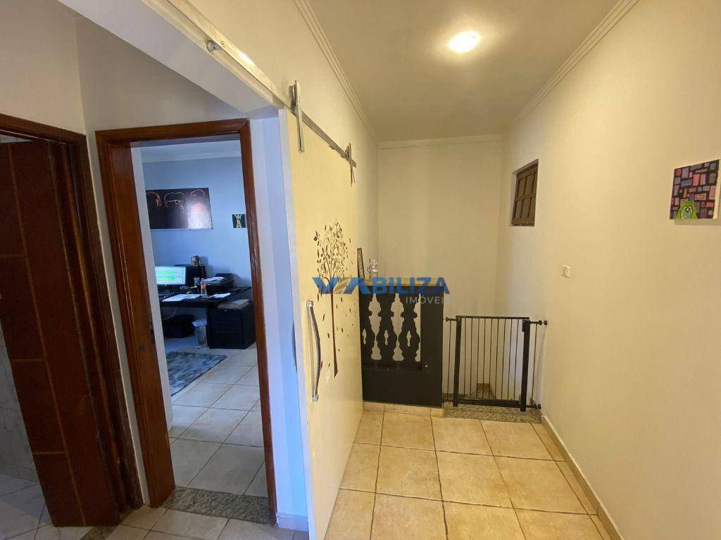 Sobrado à venda com 6 quartos, 364m² - Foto 35