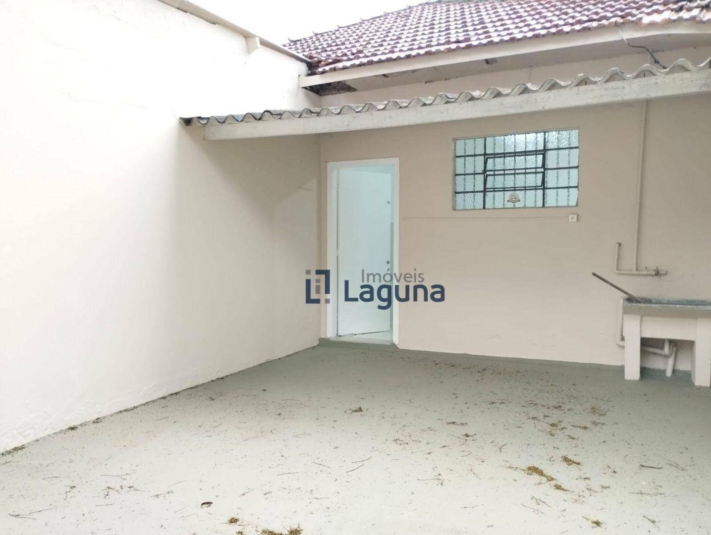 Casa para alugar com 2 quartos, 200m² - Foto 43