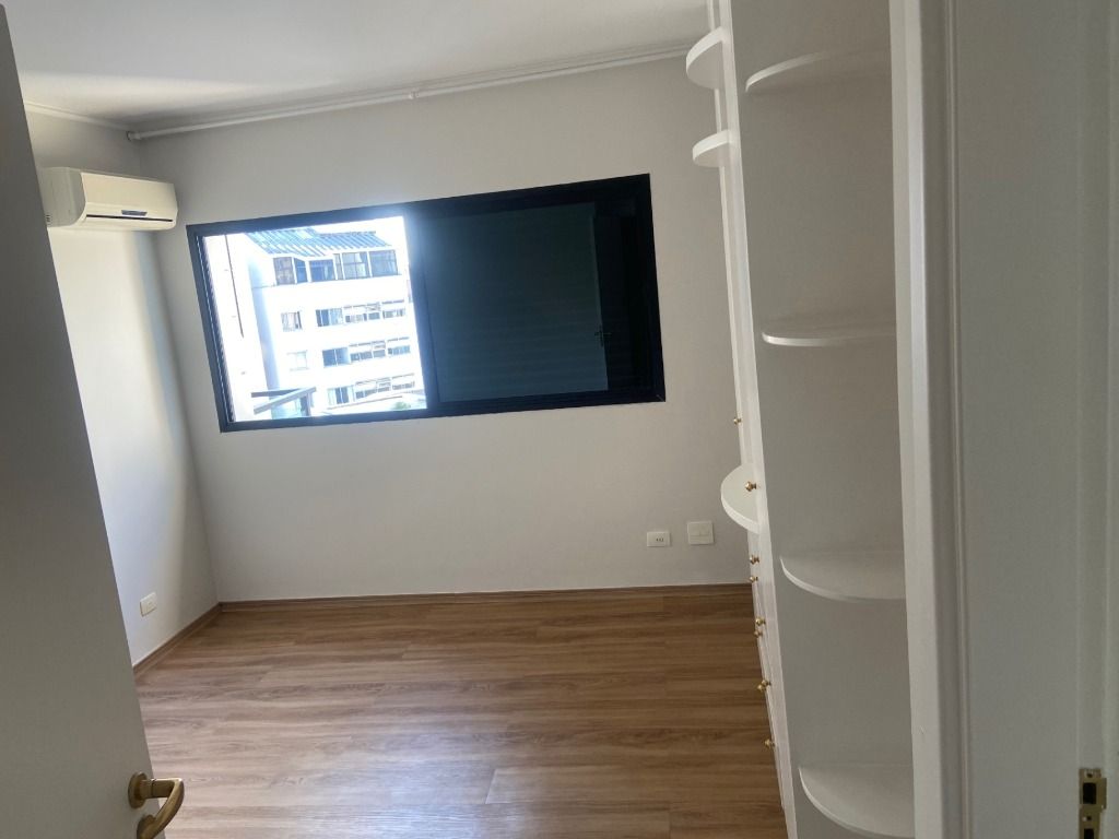 Apartamento para alugar com 5 quartos, 240m² - Foto 20