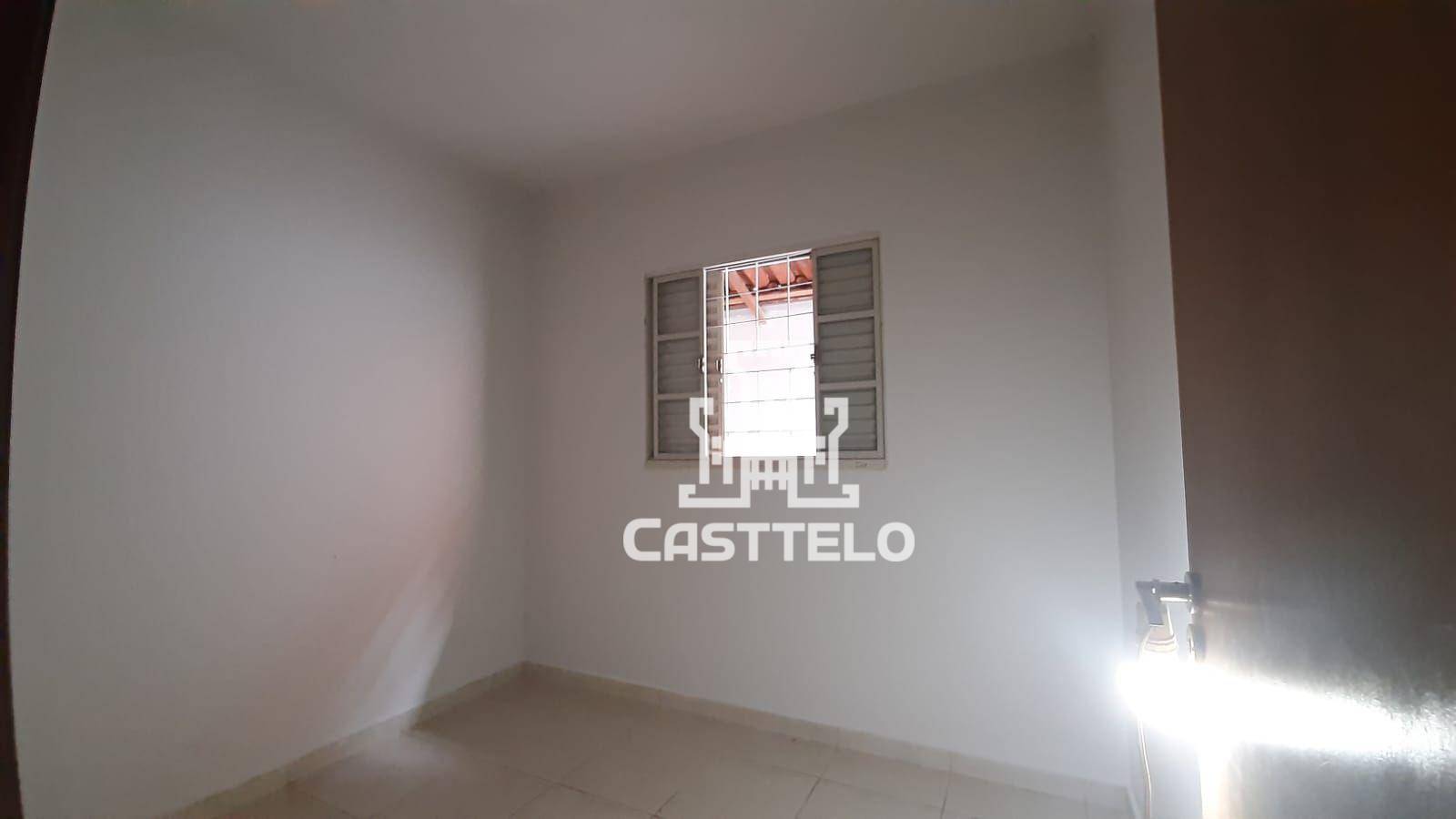 Casa à venda com 3 quartos, 64m² - Foto 8