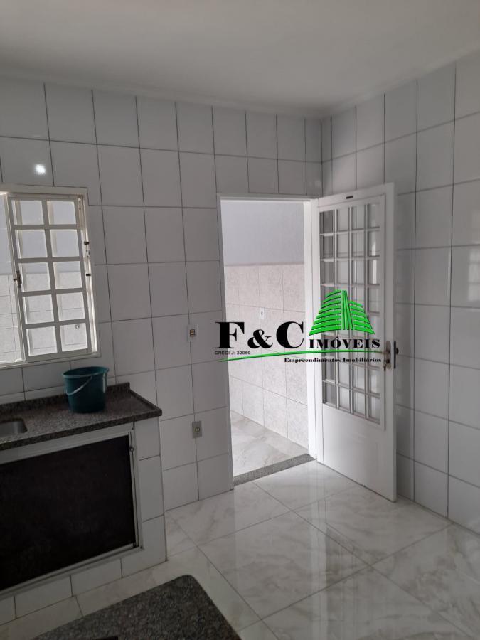 Casa à venda com 2 quartos, 140m² - Foto 13