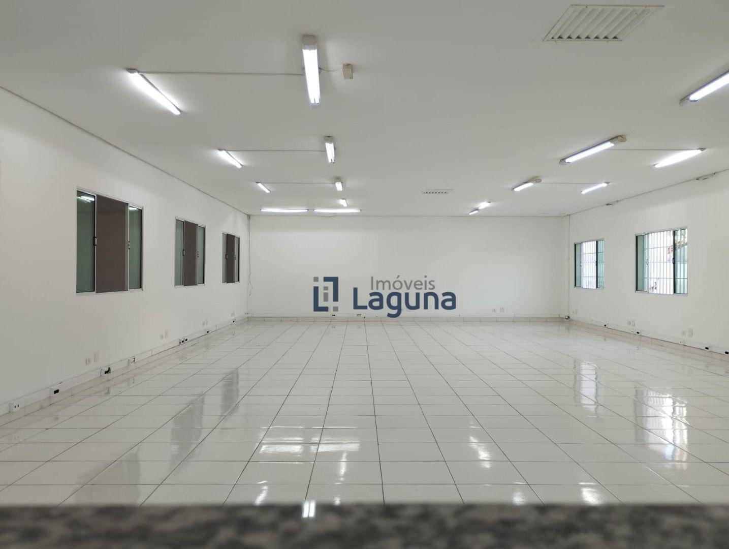 Depósito-Galpão-Armazém para alugar, 1128m² - Foto 17