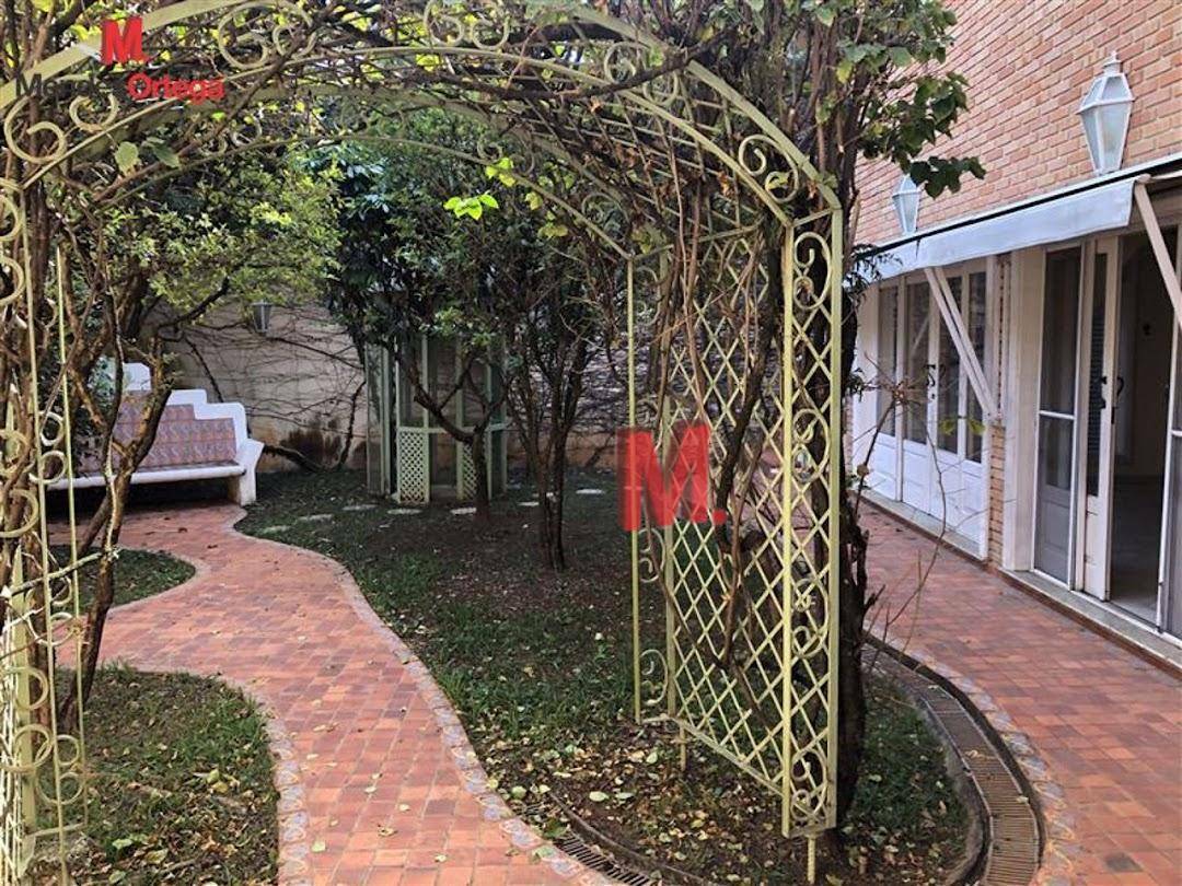 Casa de Condomínio à venda e aluguel com 6 quartos, 946m² - Foto 32