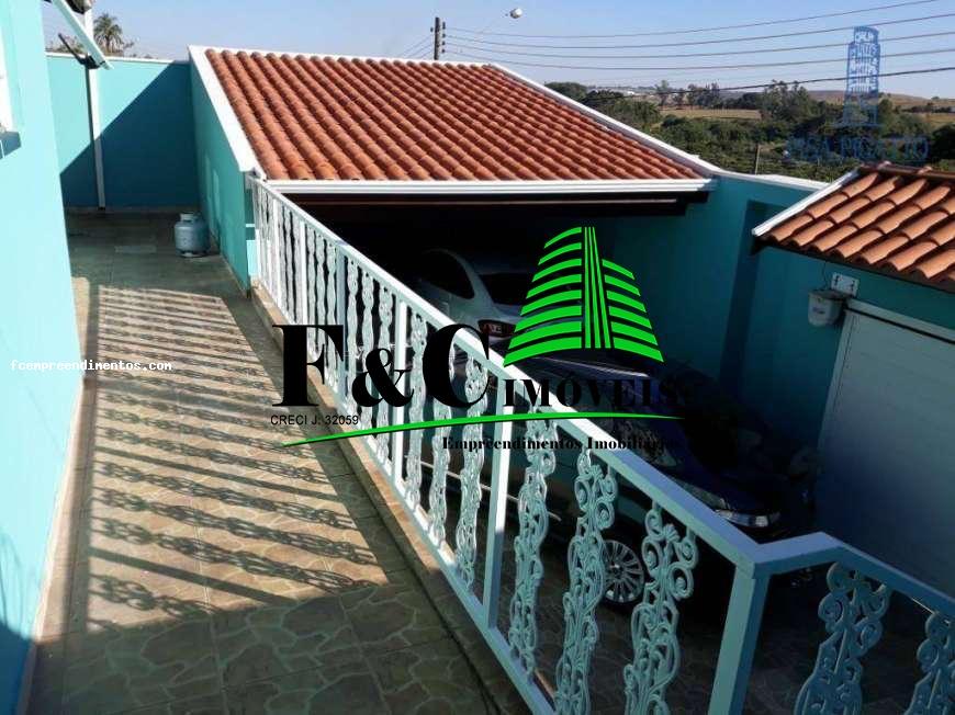 Casa à venda com 3 quartos, 300m² - Foto 1