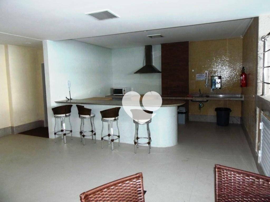 Apartamento à venda com 4 quartos, 210m² - Foto 4