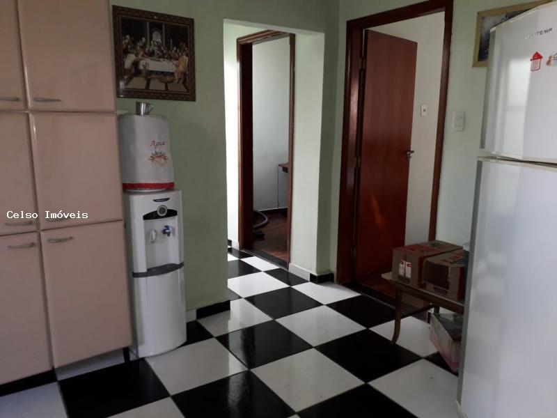 Casa à venda com 2 quartos, 250m² - Foto 12