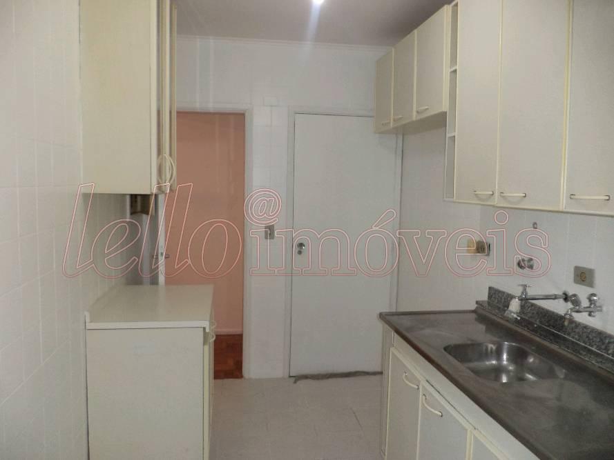 Apartamento para alugar com 2 quartos, 72m² - Foto 11