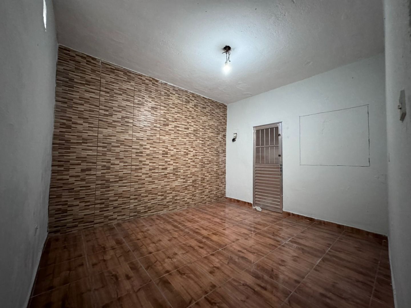 Casa à venda com 2 quartos, 200M2 - Foto 2