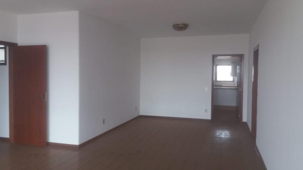 Apartamento para alugar com 4 quartos, 320m² - Foto 16