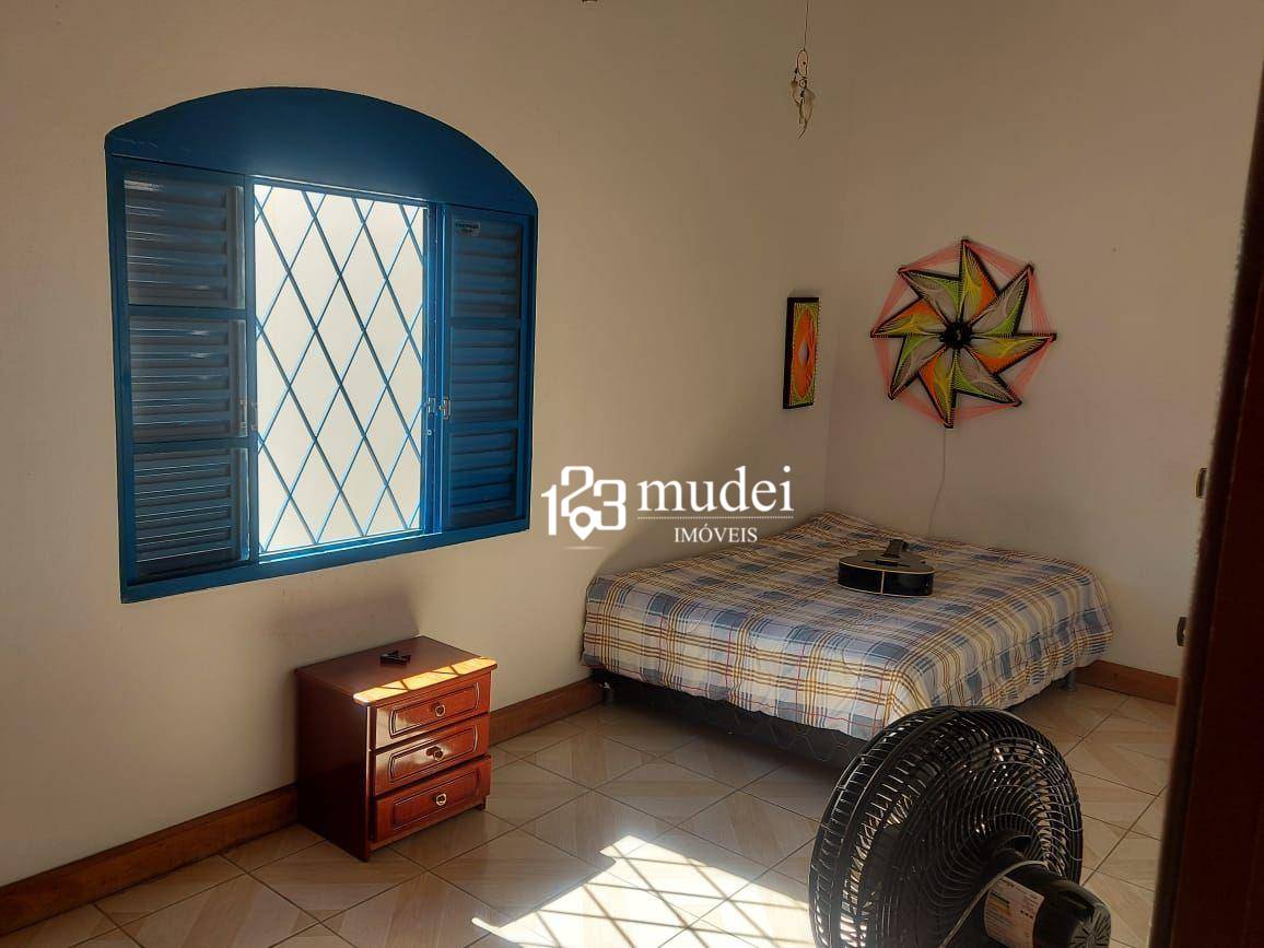 Casa à venda com 4 quartos, 180m² - Foto 42