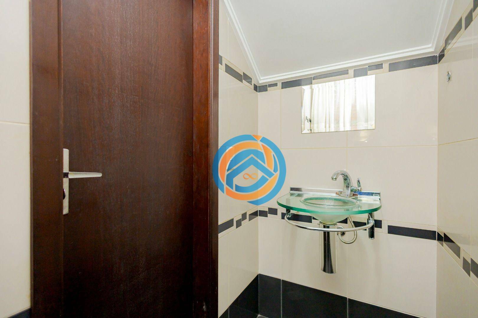 Sobrado à venda com 4 quartos, 160m² - Foto 2