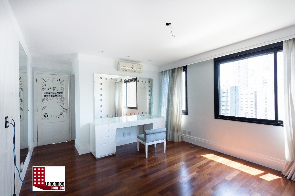 Apartamento à venda com 3 quartos, 272m² - Foto 2