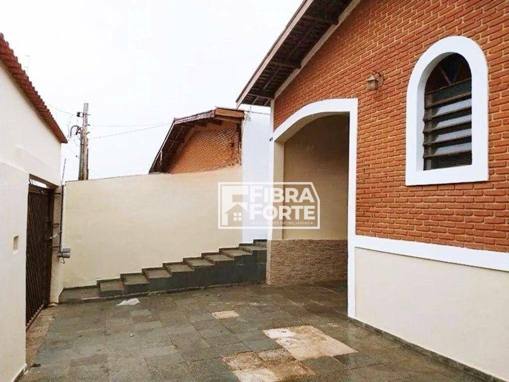 Casa à venda com 3 quartos, 170m² - Foto 2